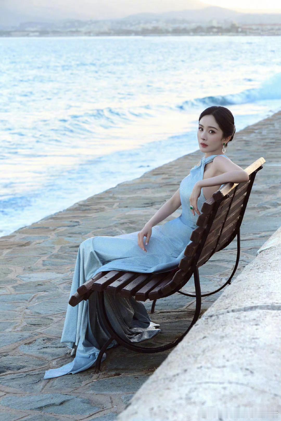 东方美人 闪耀戛纳｜杨幂 #杨幂戛纳造型# ​​​