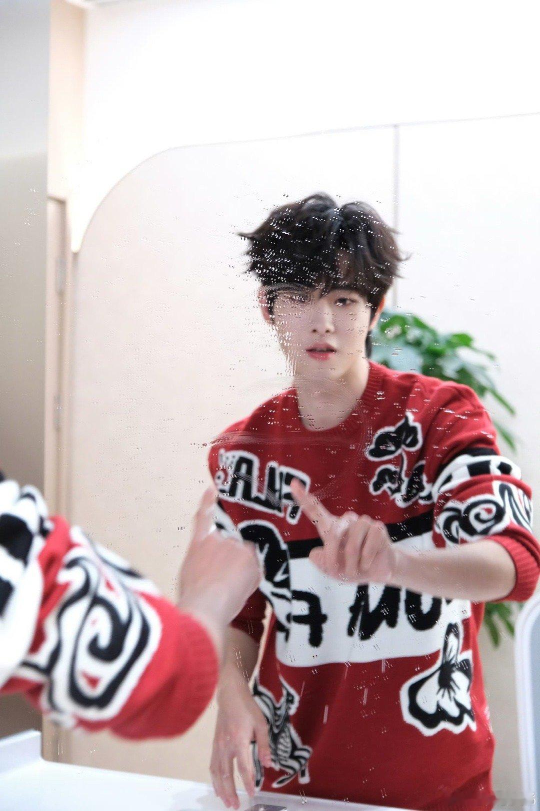 田嘉瑞元旦营业照～瑞瑞2026要顺顺利利的一直开心