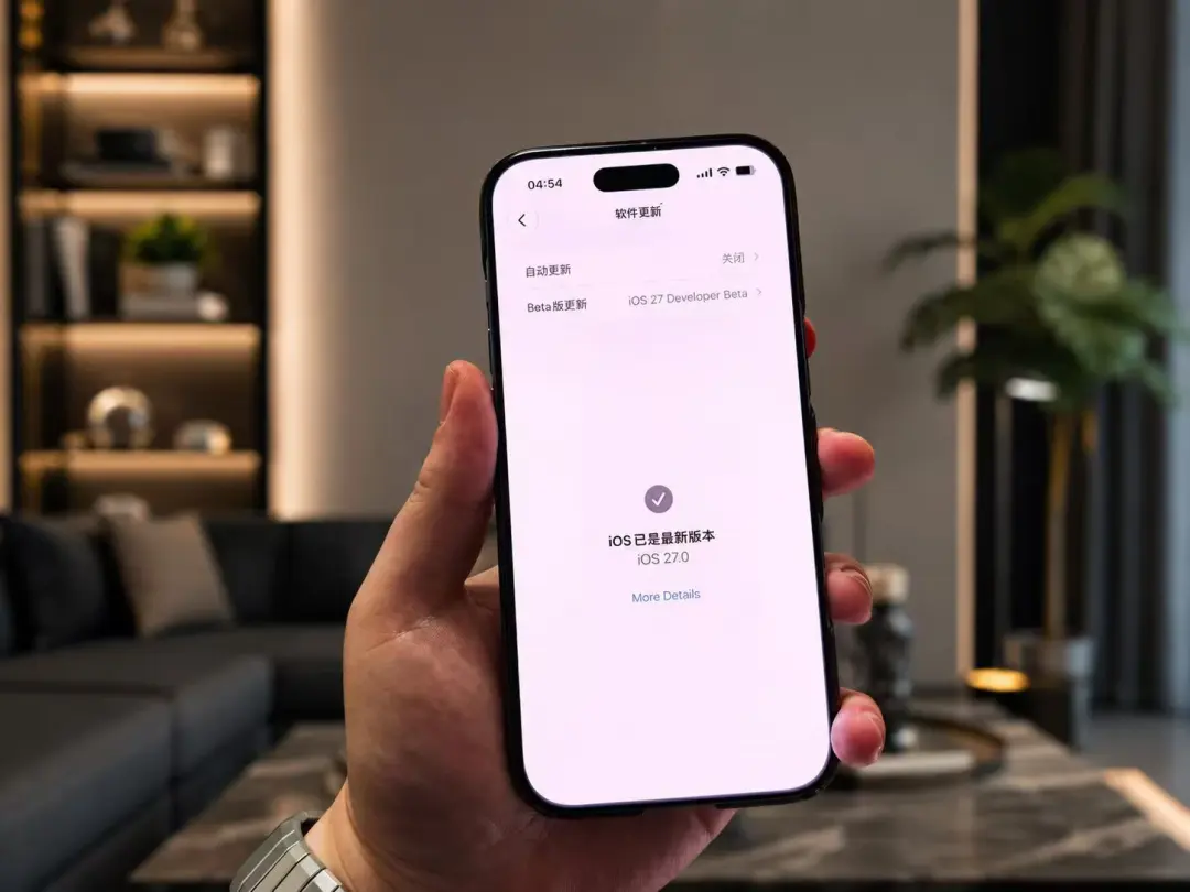 先别升！iOS 27上手：好用的相机UI回来了