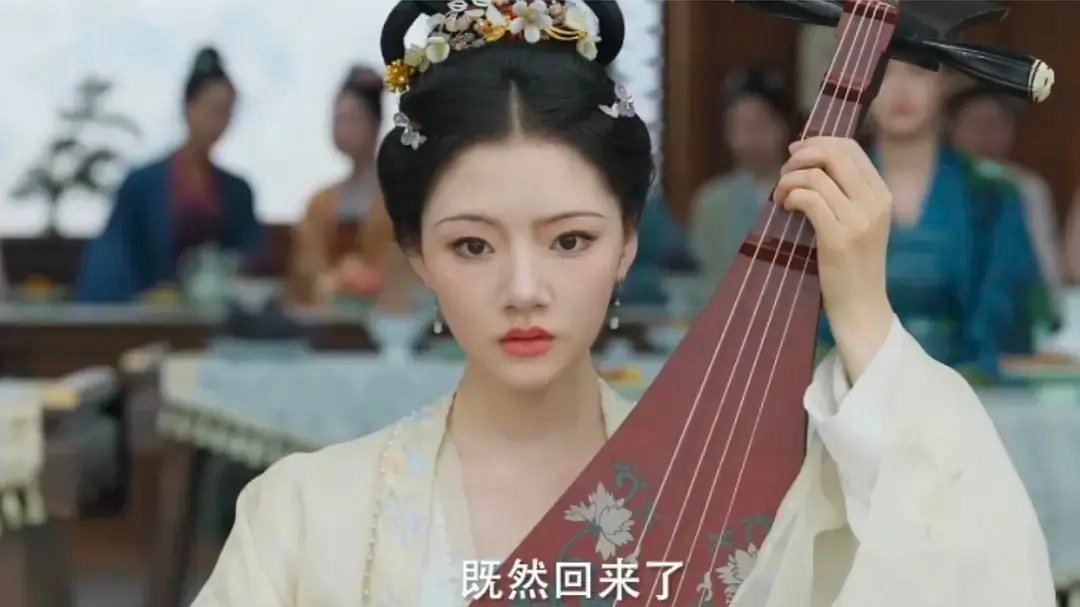 任敏这眉毛都各过各的了 ​​​