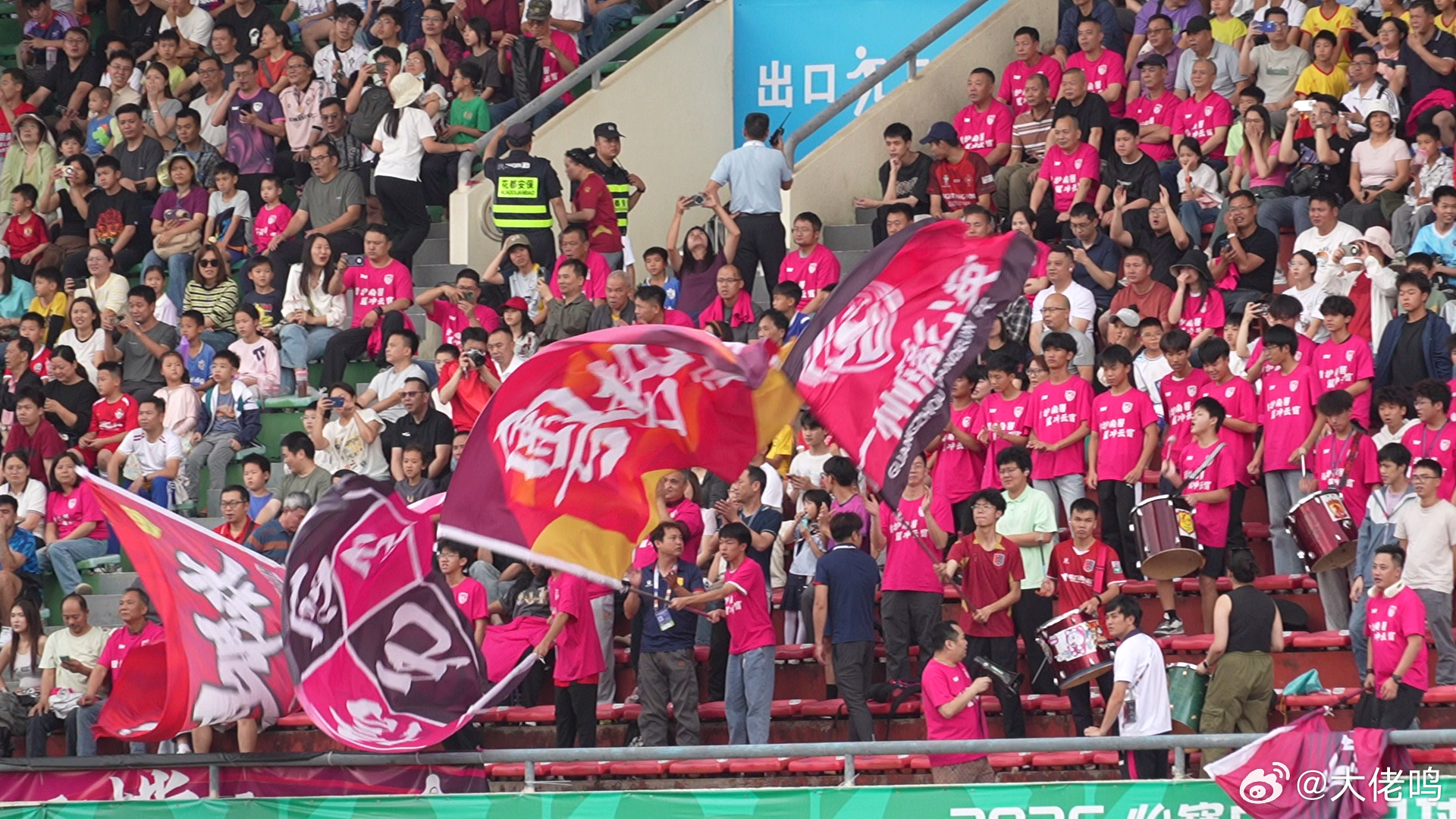 【主场亮剑斩首胜！广州蒲公英破局前行，花都足球热土再燃热血荣光】昨日下午，花都体