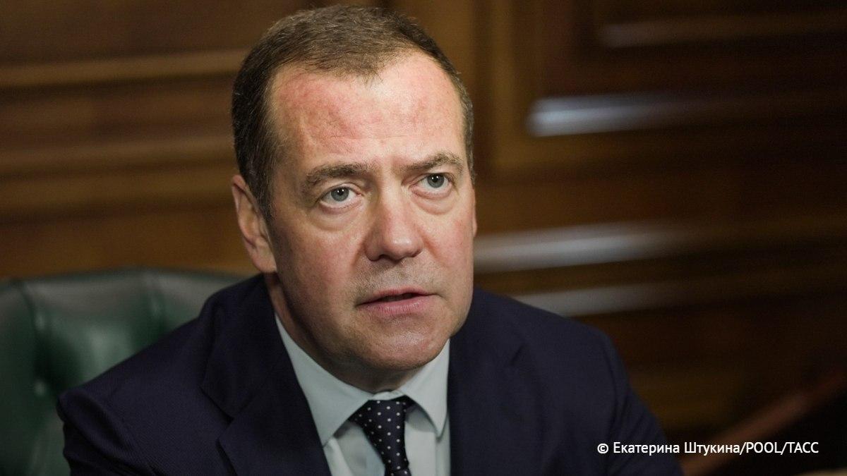 俄罗斯联邦安全会议副主席德米特里·梅德韦杰夫公开表态，称法国总统马克龙因特朗普的