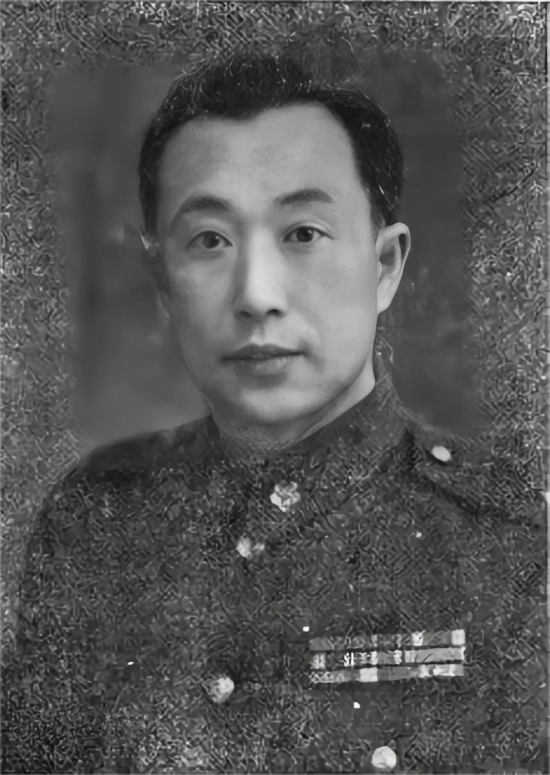1950年，国民党中将李弥逃到台湾后，却惨遭弃用，当时他绝望得差点想去守庙。正当