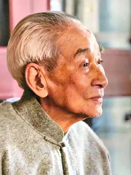 南怀瑾接过很多少人救济？

南怀瑾老师转战内地之后，在那个特殊时期曾经过过一段非