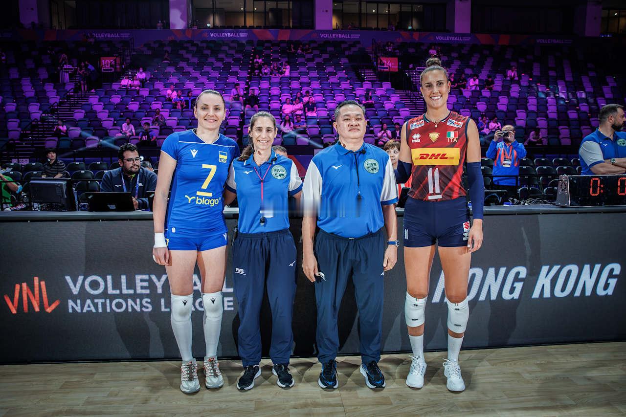 2026年世界女排联赛中国香港站乌克兰女排vs意大利女排第一局：15-25大比分