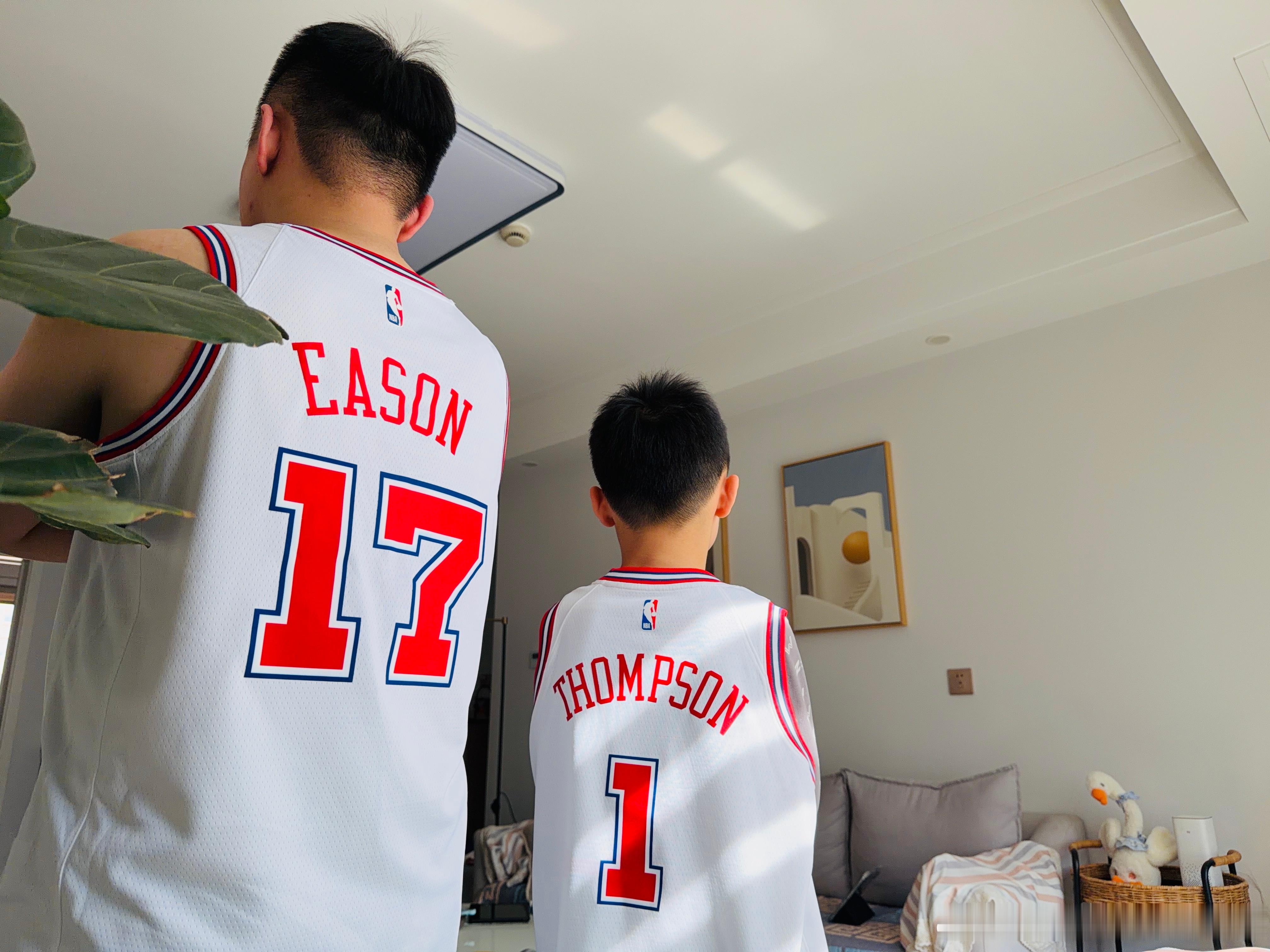 年初三，父子版“强盗组合”惬意的午后时间休斯顿火箭火箭vs黄蜂