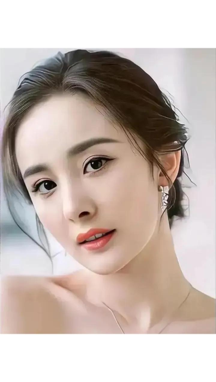 杨幂电影征途新篇章：放下身段，以配角再出发

杨幂近期在电影圈的活跃表现令人瞩目