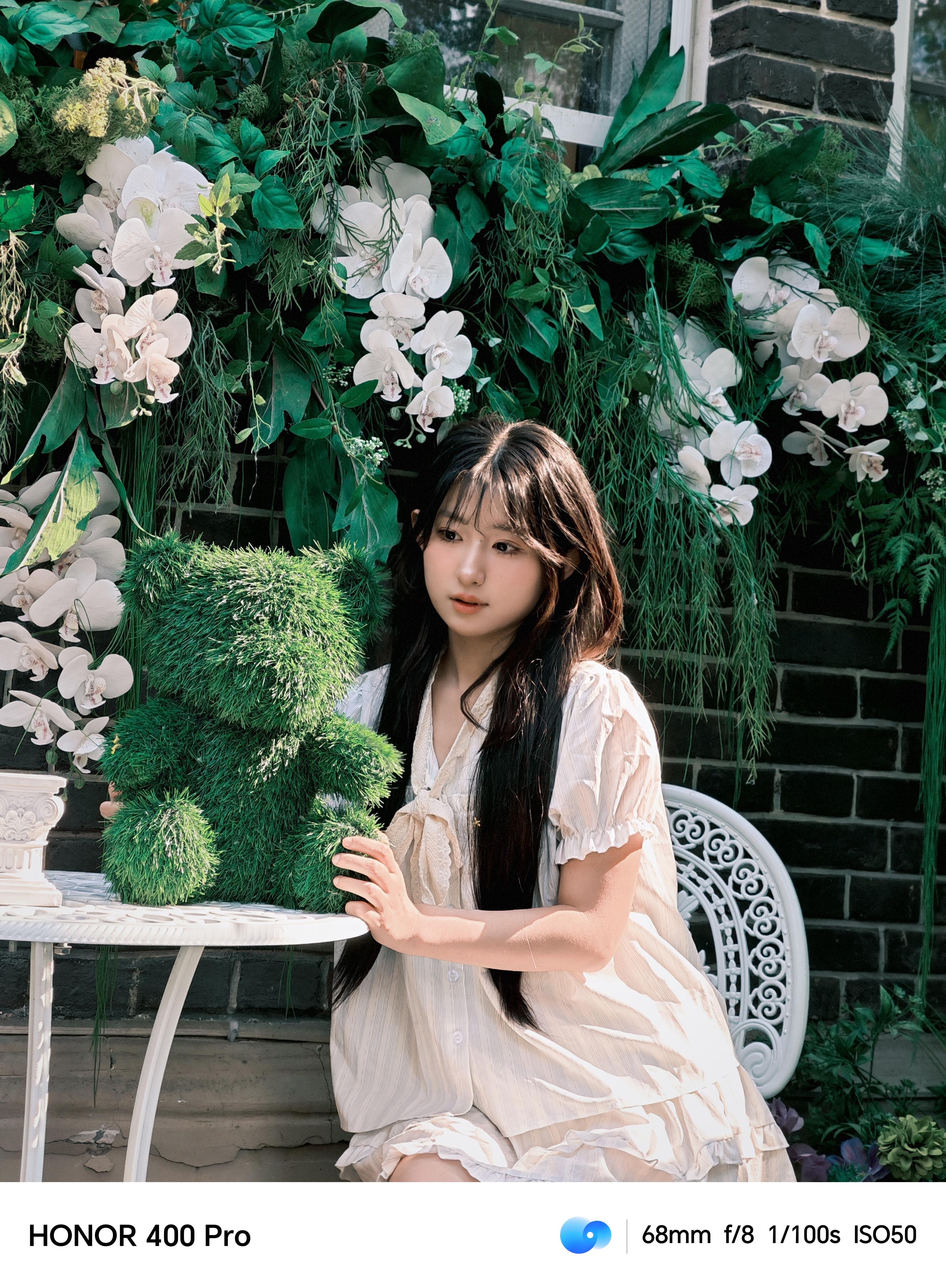 荣耀400 Pro眼中的小姐姐阳光和夏天 一定是绝配 ​​​