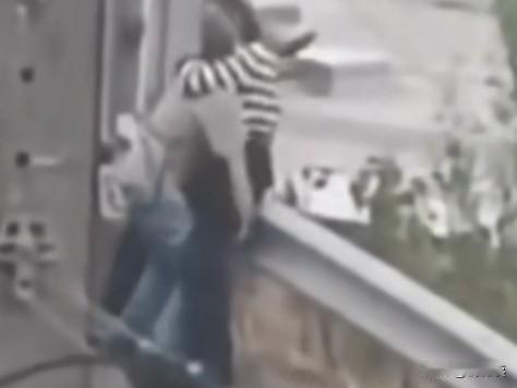 现在一男一女走在大街上，辨别不出来是真夫妻？还是假夫妻！

看了一个内容，一男一