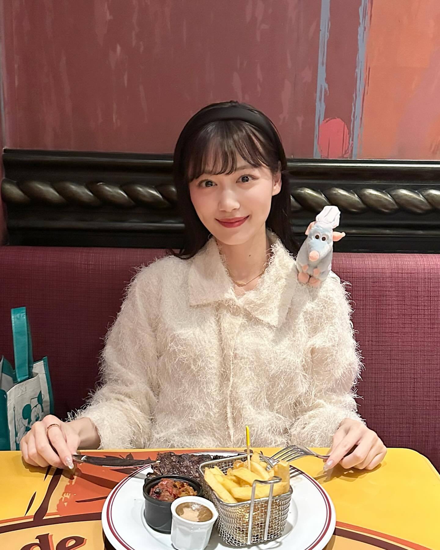 山下美月「1人パリディズニー　夢だった、レミーのおいしいレストラン！写真