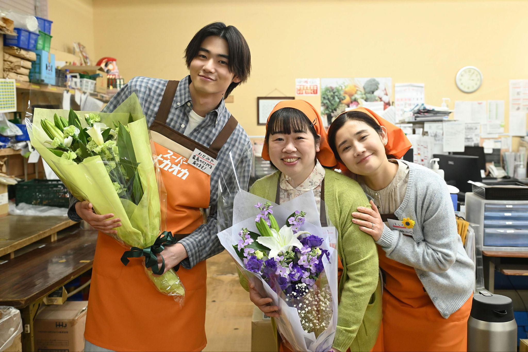 鬼女の棲む家（＼クランクアップショット／スーパー｢ナカオカ｣の3人でも📸鬼女 