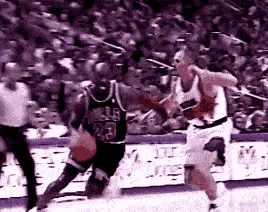 乔科时代，防守强度比现在高出不止一个档次，进攻者要想得分，没有一点招牌绝技还真不