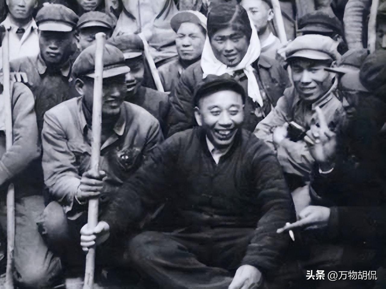 1943年，曾经用烟袋敲陈老总头的谭余保，来到延安开会。因为在学习会上，陈老总说