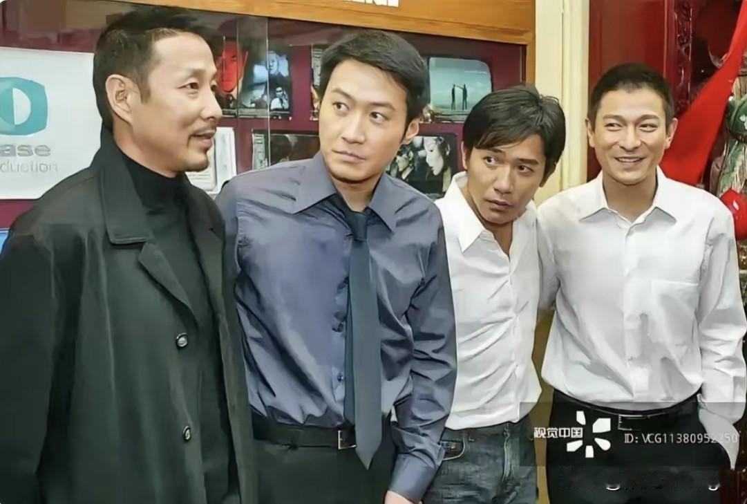 这张照片看着很有意思。

陈道明往那一站，就跟定海神针似的，稳稳当当，浑身散发出