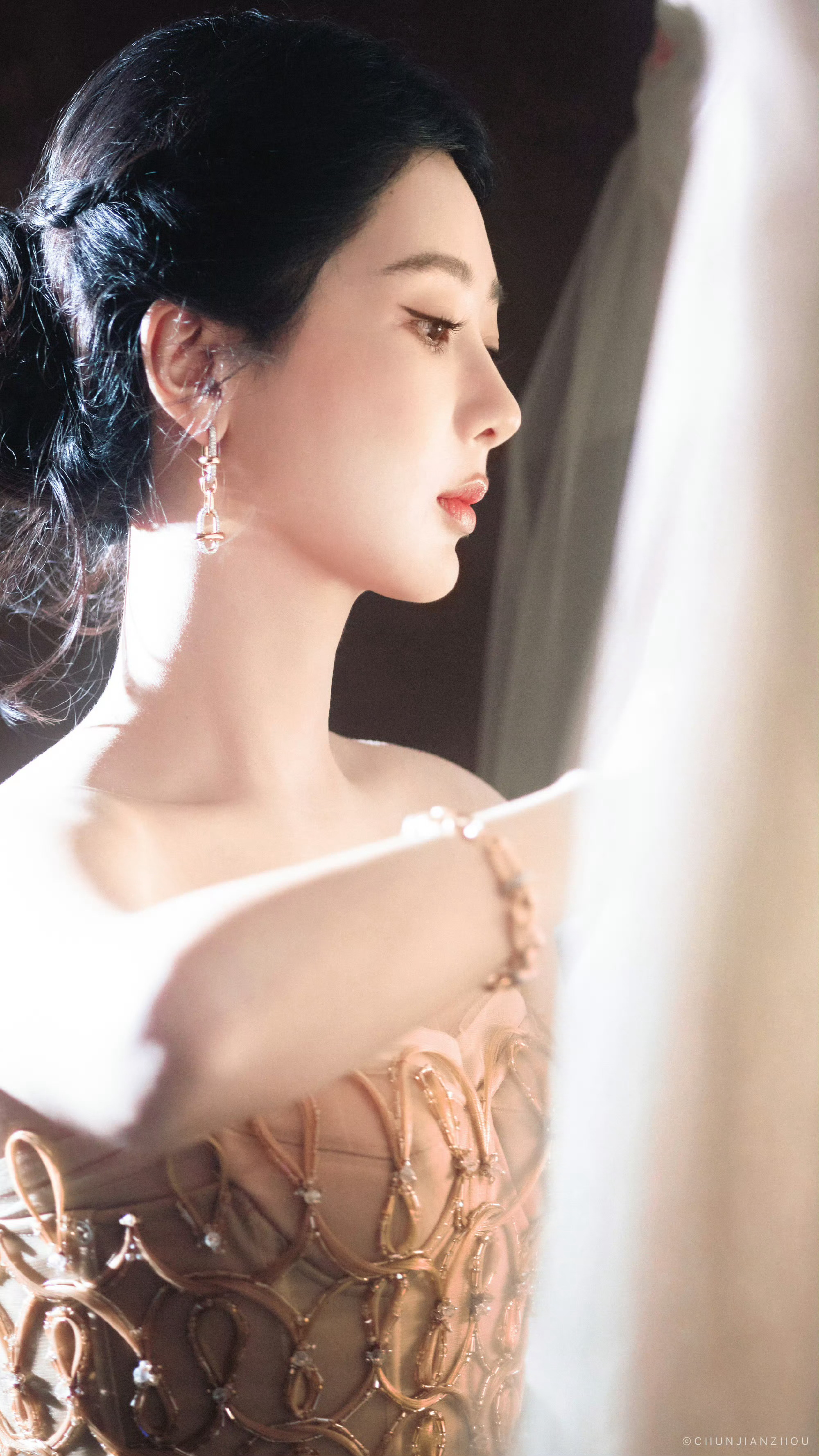 杨紫  yz杨紫董竹君 yz杨紫玉兰花开君再来 我的偶像光芒万丈，闪闪发光，我不