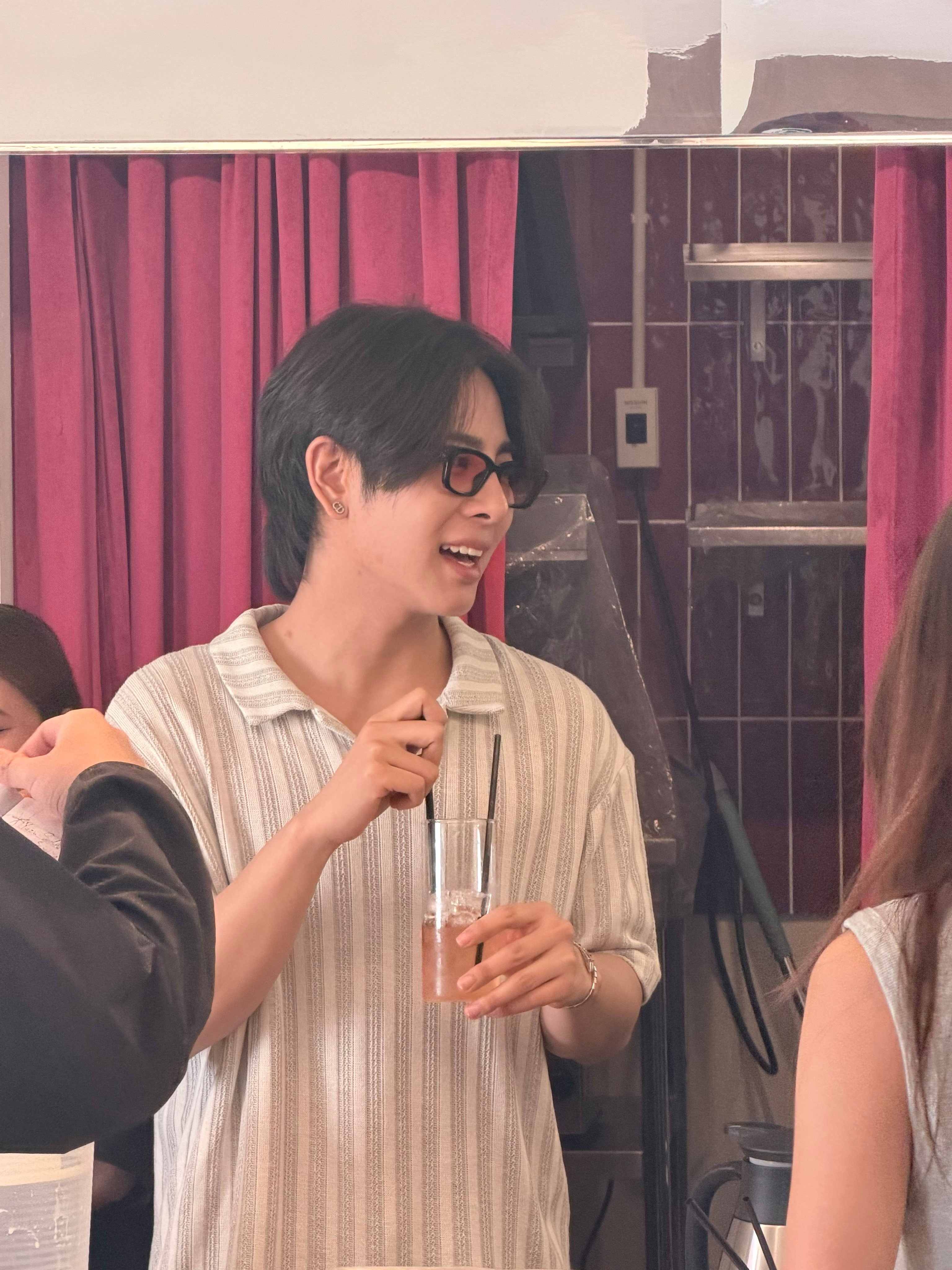 earthmix 家属提前到店支持（胖球也想去吃brunch）