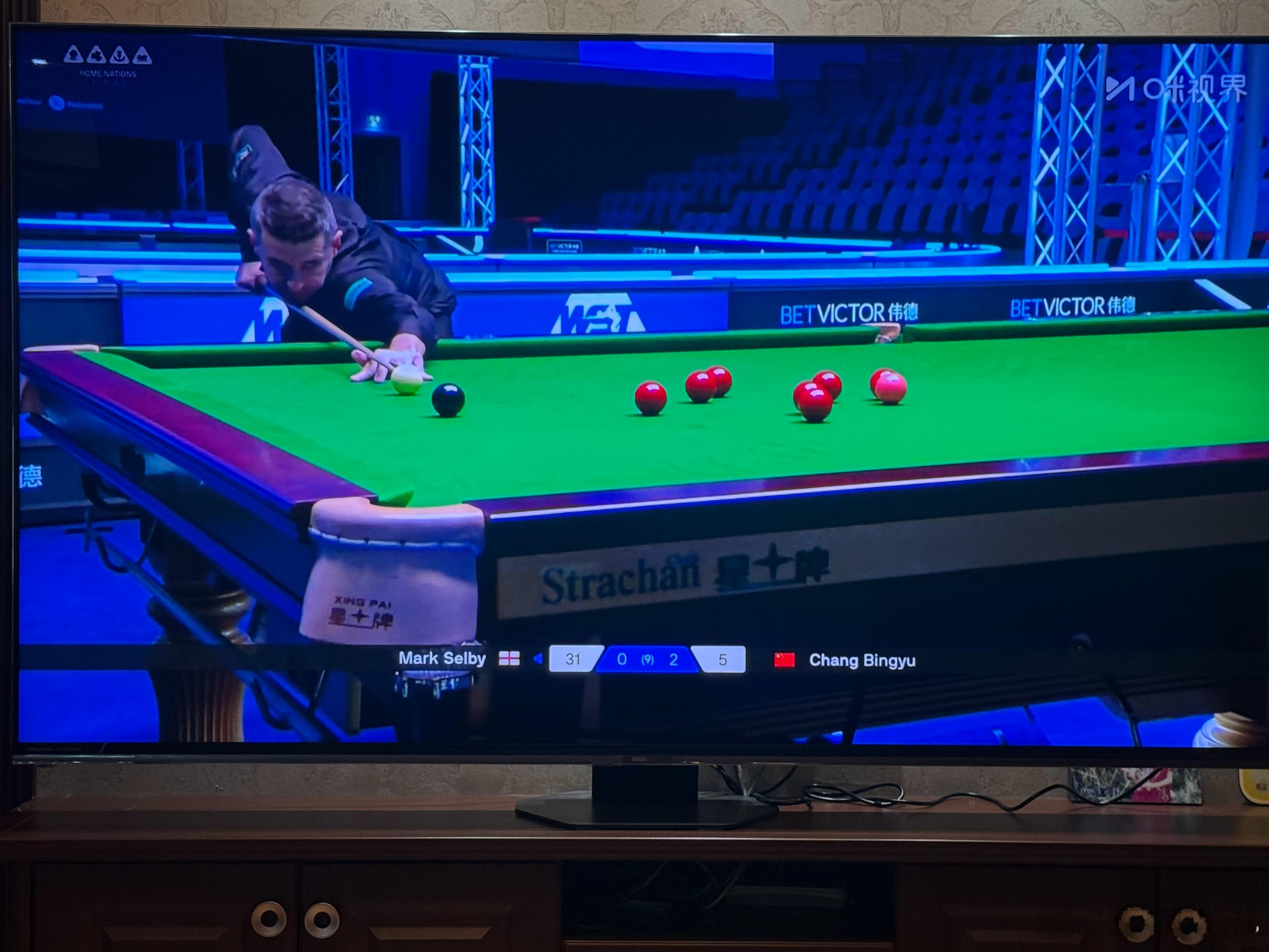今晚这比赛提前一小时啊， 打开电视已经2:0了2025斯诺克苏格兰公开赛