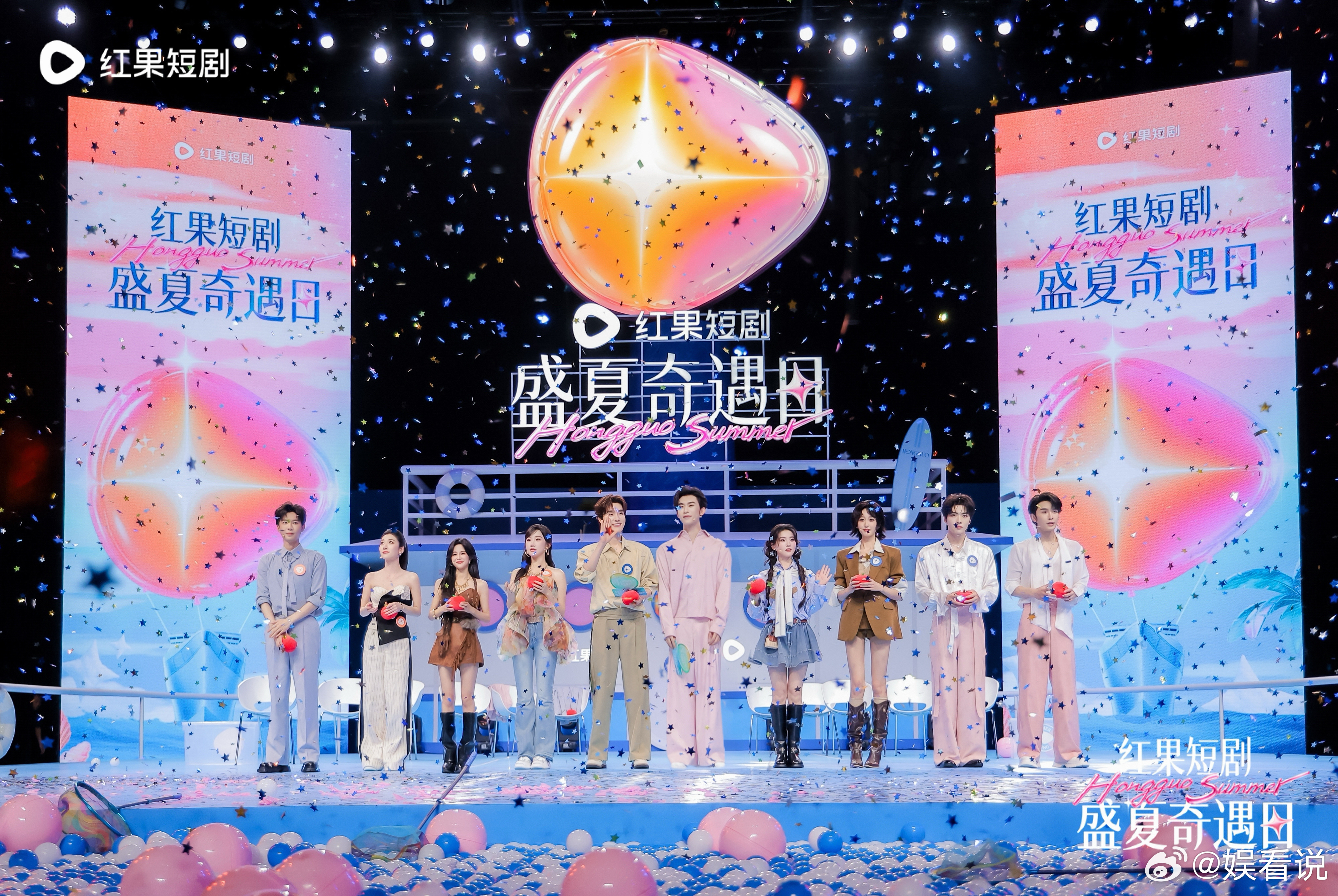短剧圈群像给内娱一点震撼 每一张图都像是精心策划的视觉大片！大家那种自然流露的松