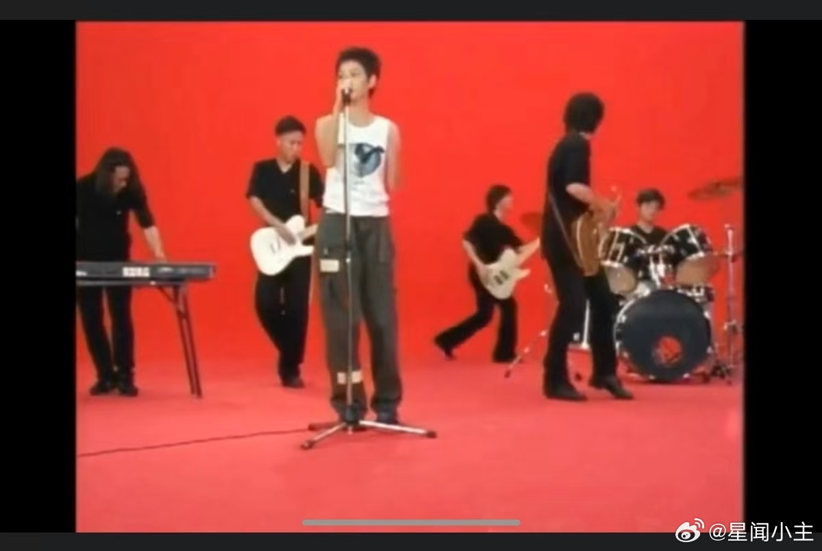 五月天参演过李心洁MV五月天出道前演过李心洁MV 李心洁这首《自由》含金量太高！