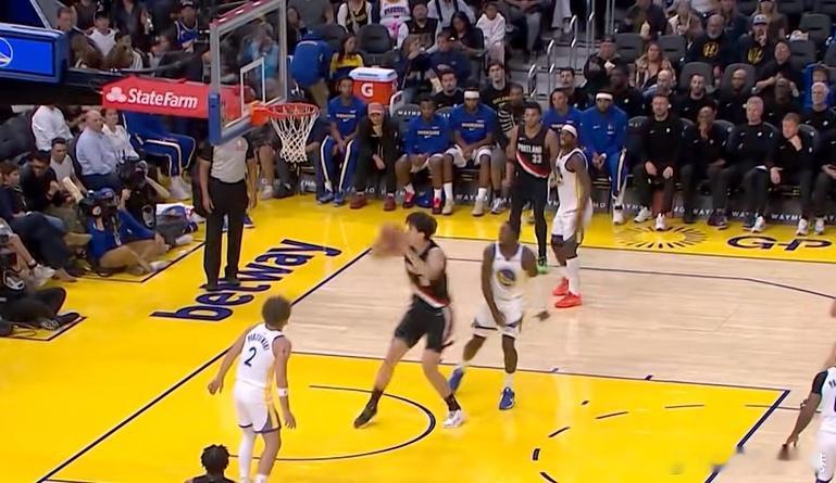 勇士末节轰51分 勇士末节狂砍51分，勇士129-123逆转战胜开拓者。波斯特得