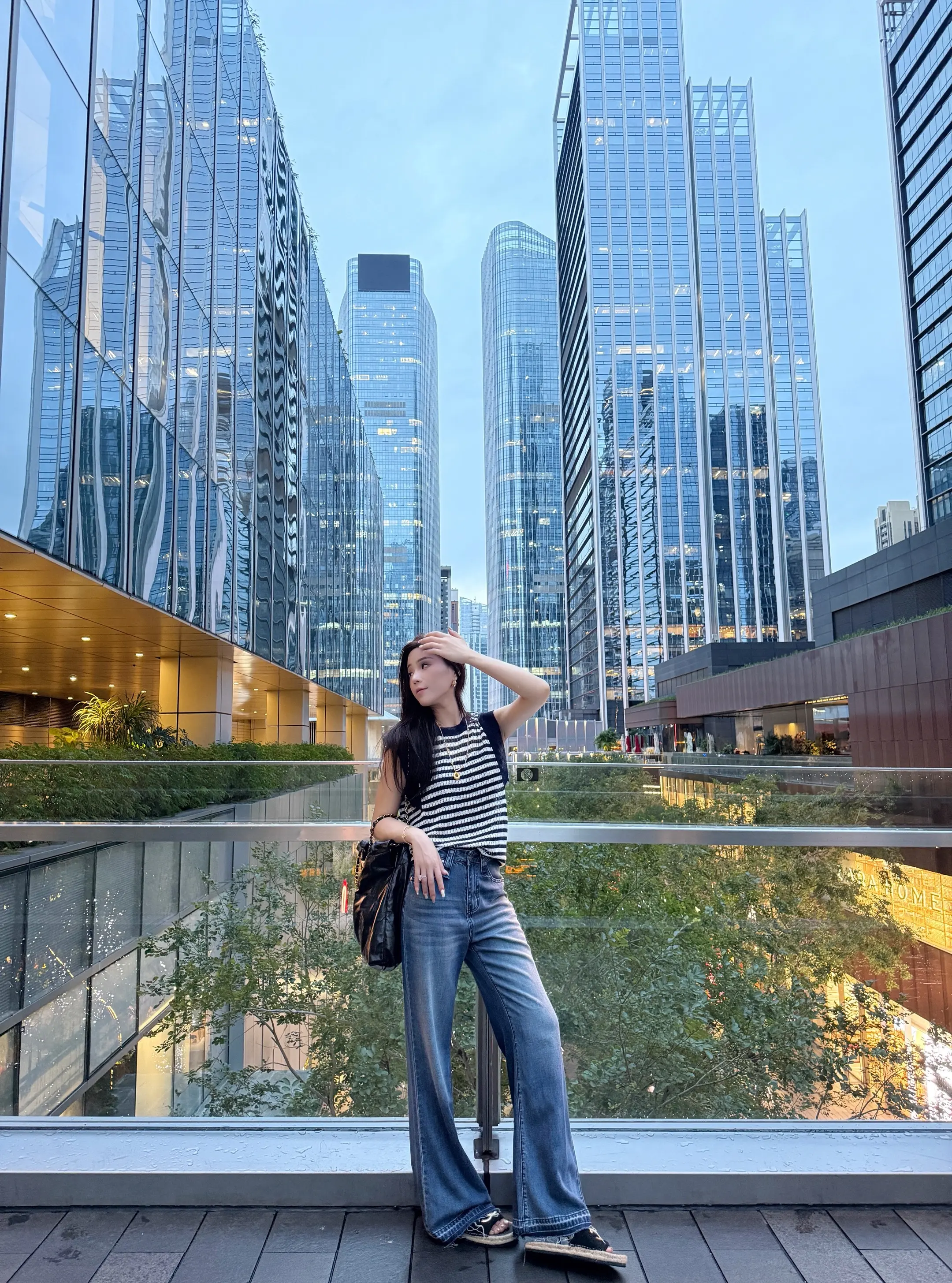 深圳今天大风大雨也阻止不了我去仓库给你们乱炸 这叫真正清货的 爽歪歪