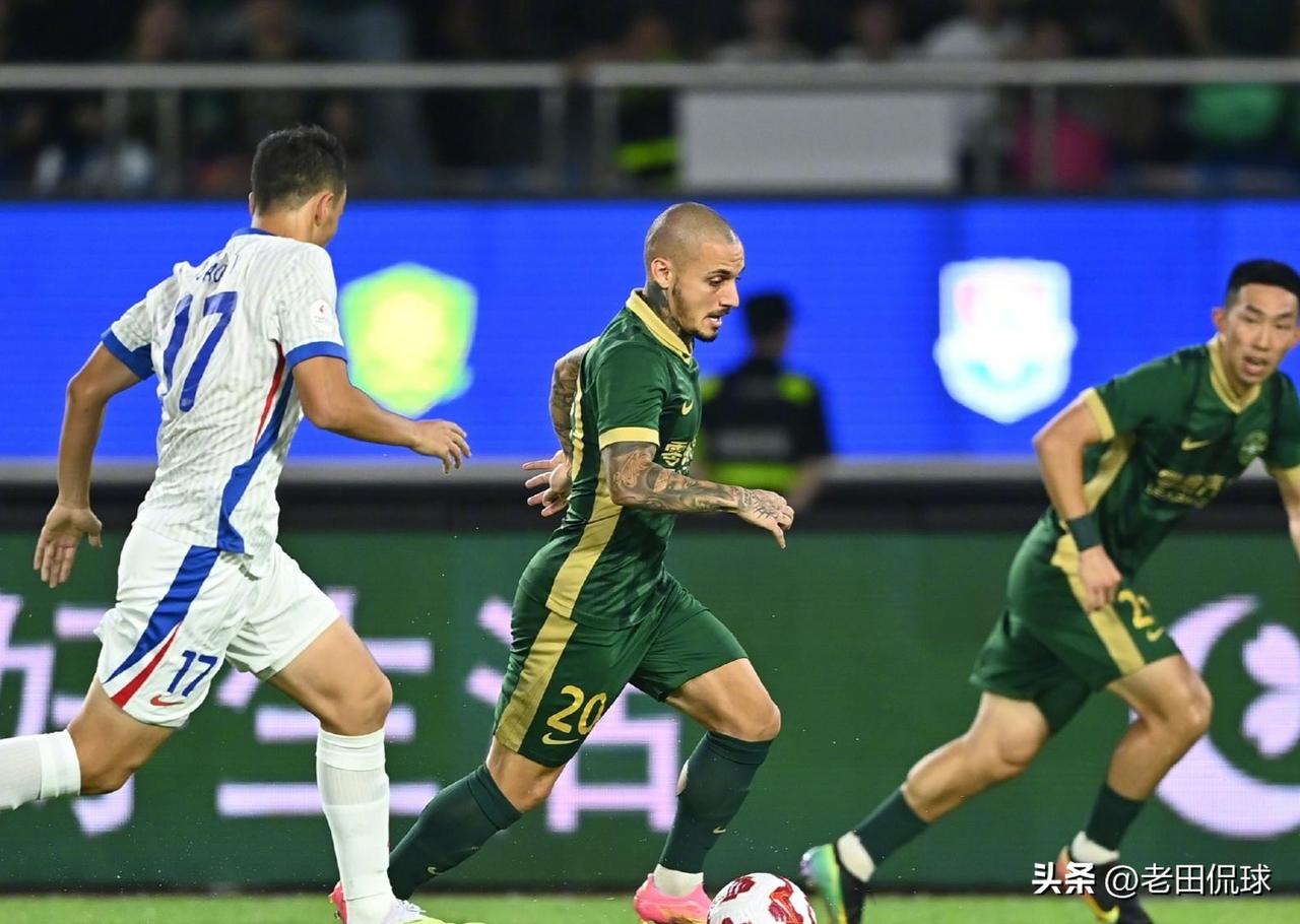 战申花赛前，浙江队疑似内讧…听说浙江外援出事了，米特里策和托利齐吃饭的时候吵起来