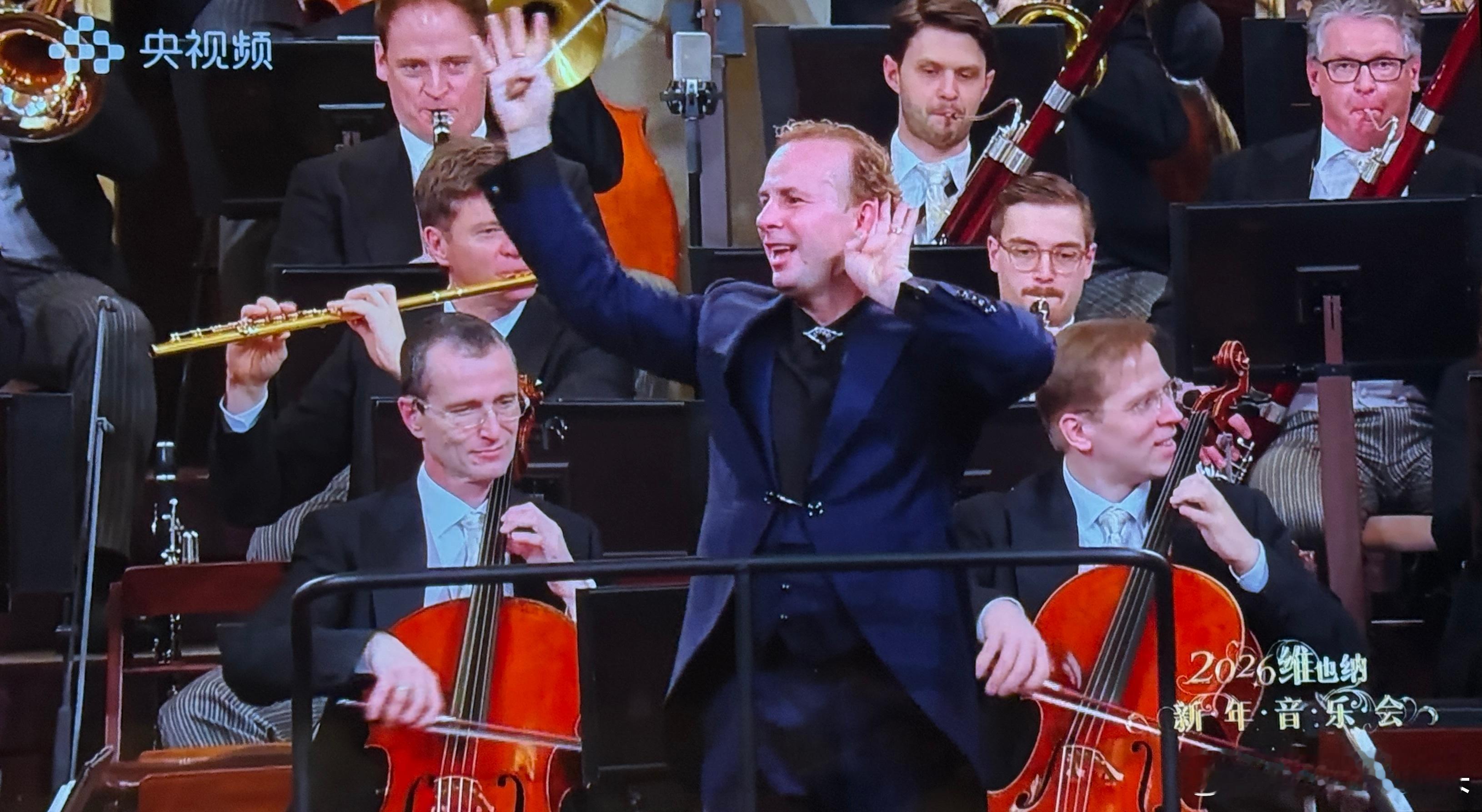 尽管我对瑟贡的美甲造型不是太能接受，而且也觉得他过于“活泼”，但不能否认他给维也