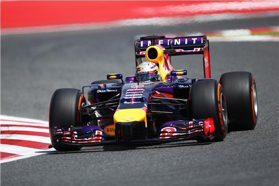 F1主动空动，我觉得这是DRS的终极升级版
以前F1超车靠DRS，就是直道上打开