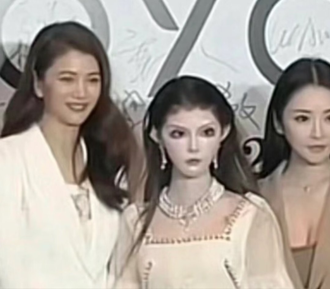 什么时候看到袁咏仪这张图才能不笑啊 ​​​