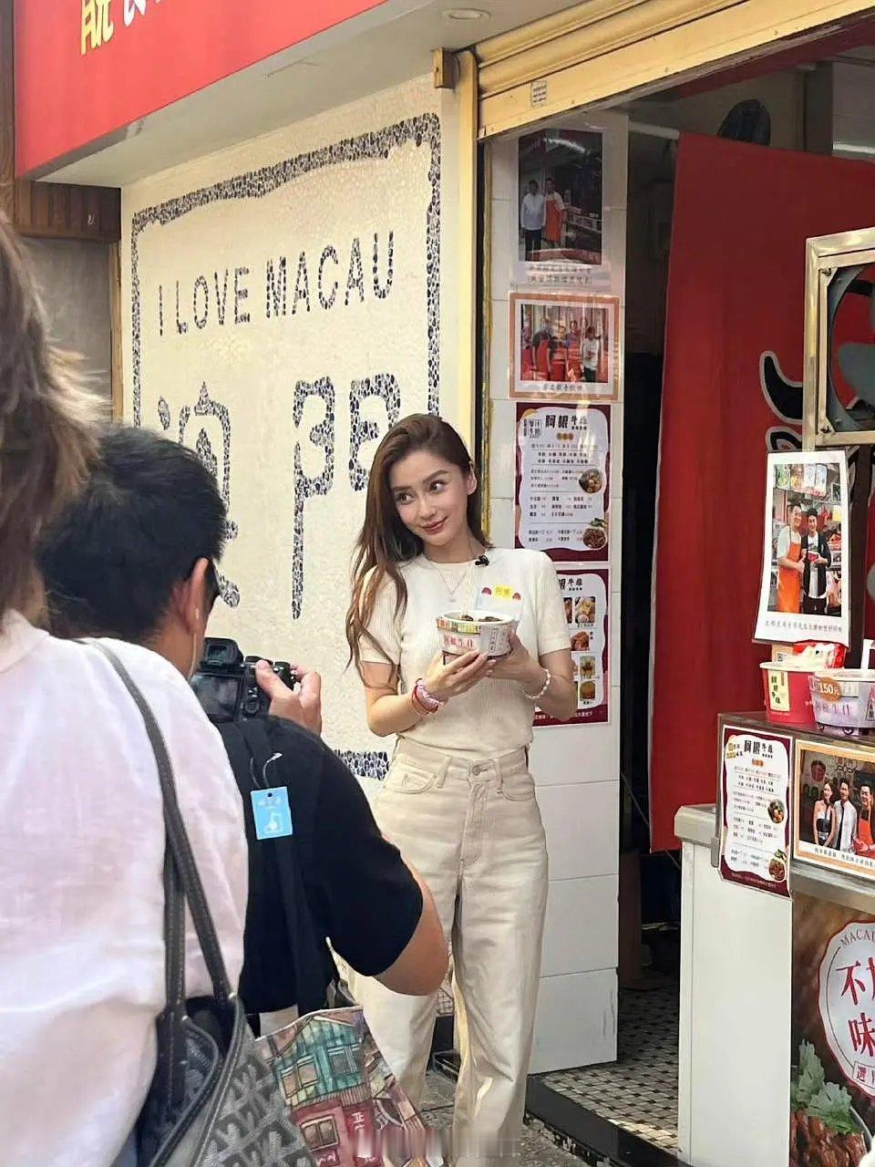 angelababy澳门拍摄路透图 ​​​