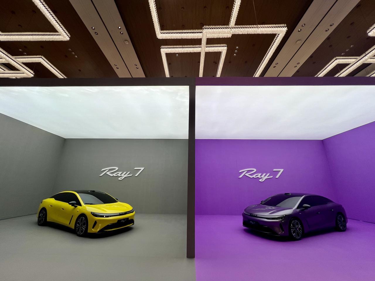 Ray7实车，给大家随手唠两句吧：

外观不多说了，风阻系数干到0.22Cd，前