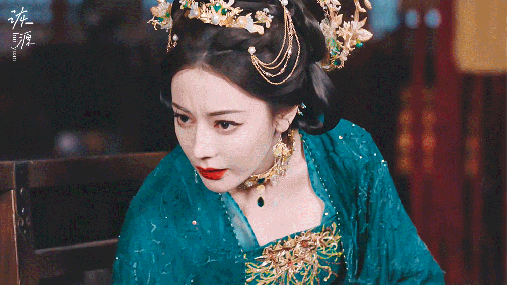 迪丽热巴 《白日提灯》贺思慕 / 动图▷EP35-07 绿衣（孔雀绿）+颈饰-冷