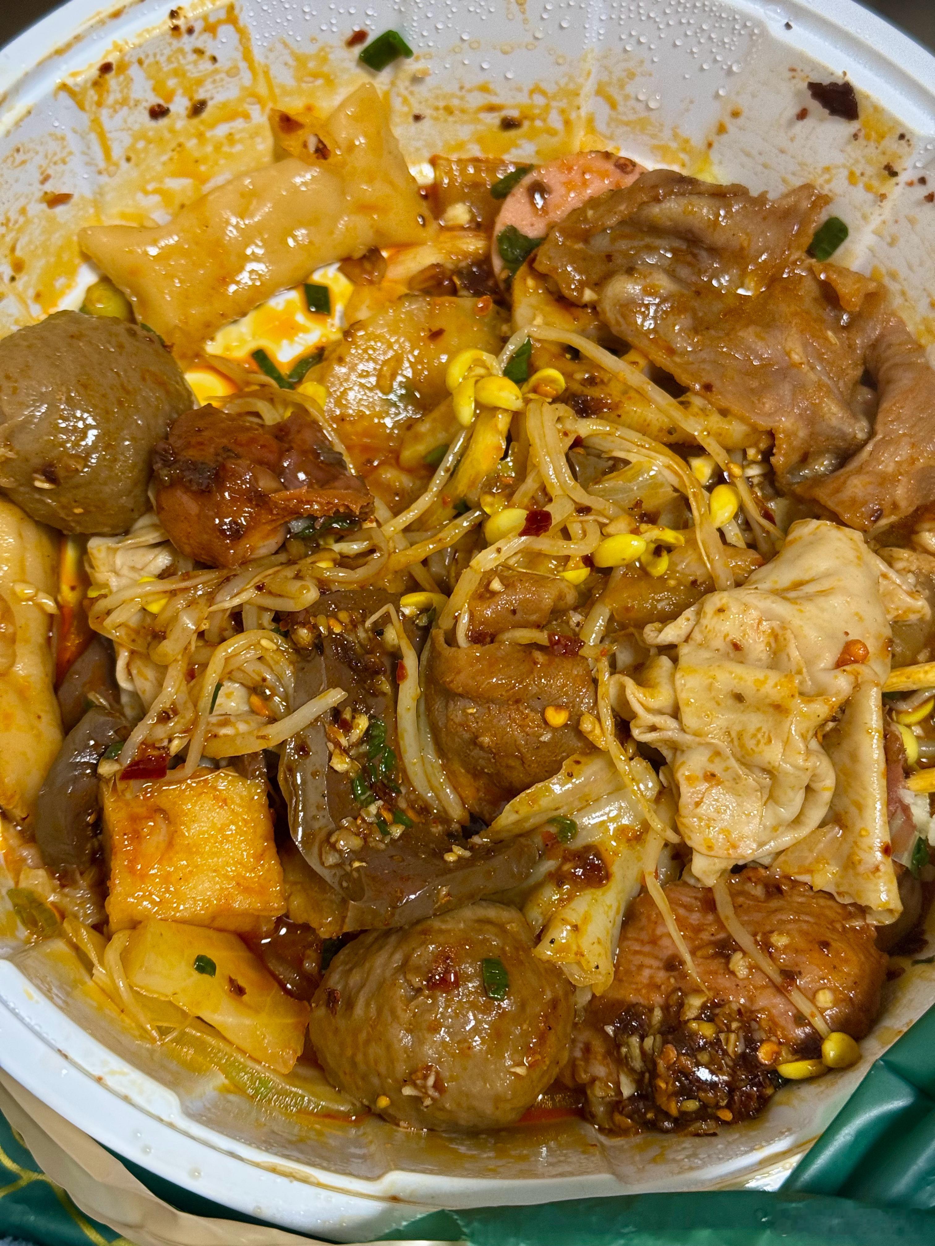 外卖干拌冒菜，这个点应该都睡了吧