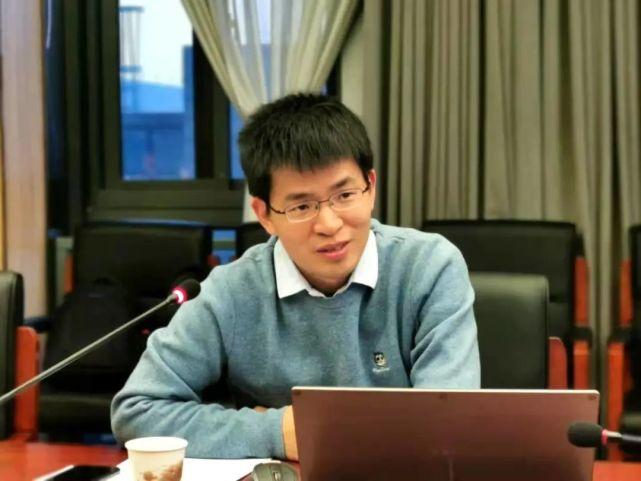 美国砸重金也没干成，一个80后拿了第一：量子计算的“换道超车”。

最近有个挺提