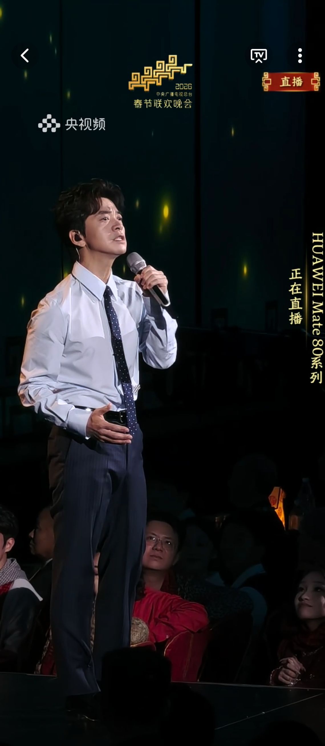 央视马年春晚又一次创新突破：手机正式加入主舞台广播级直播阵列，史上第一次手机直播