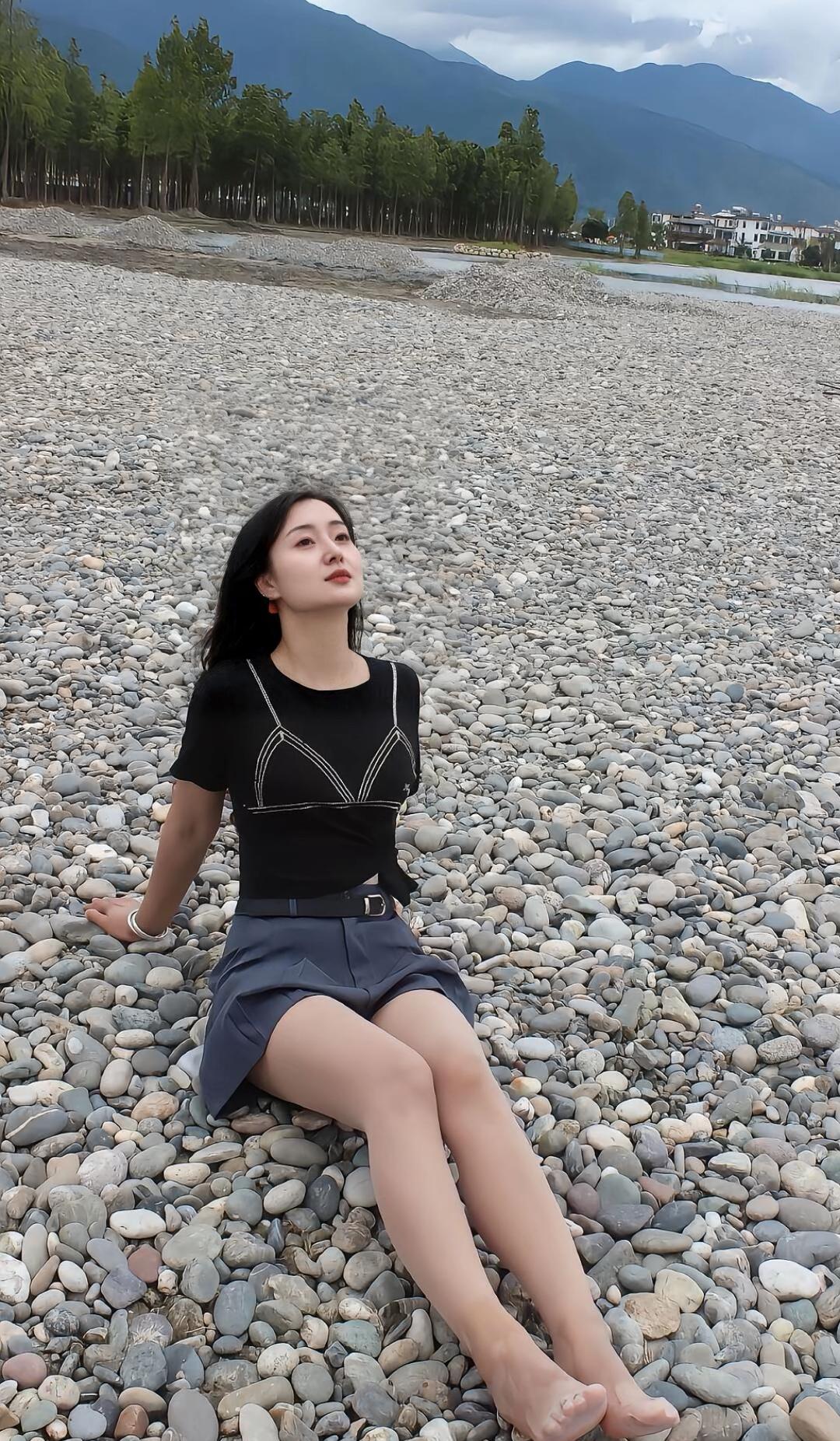 在山脚下，与大自然亲密接触，感受宁静与美好。