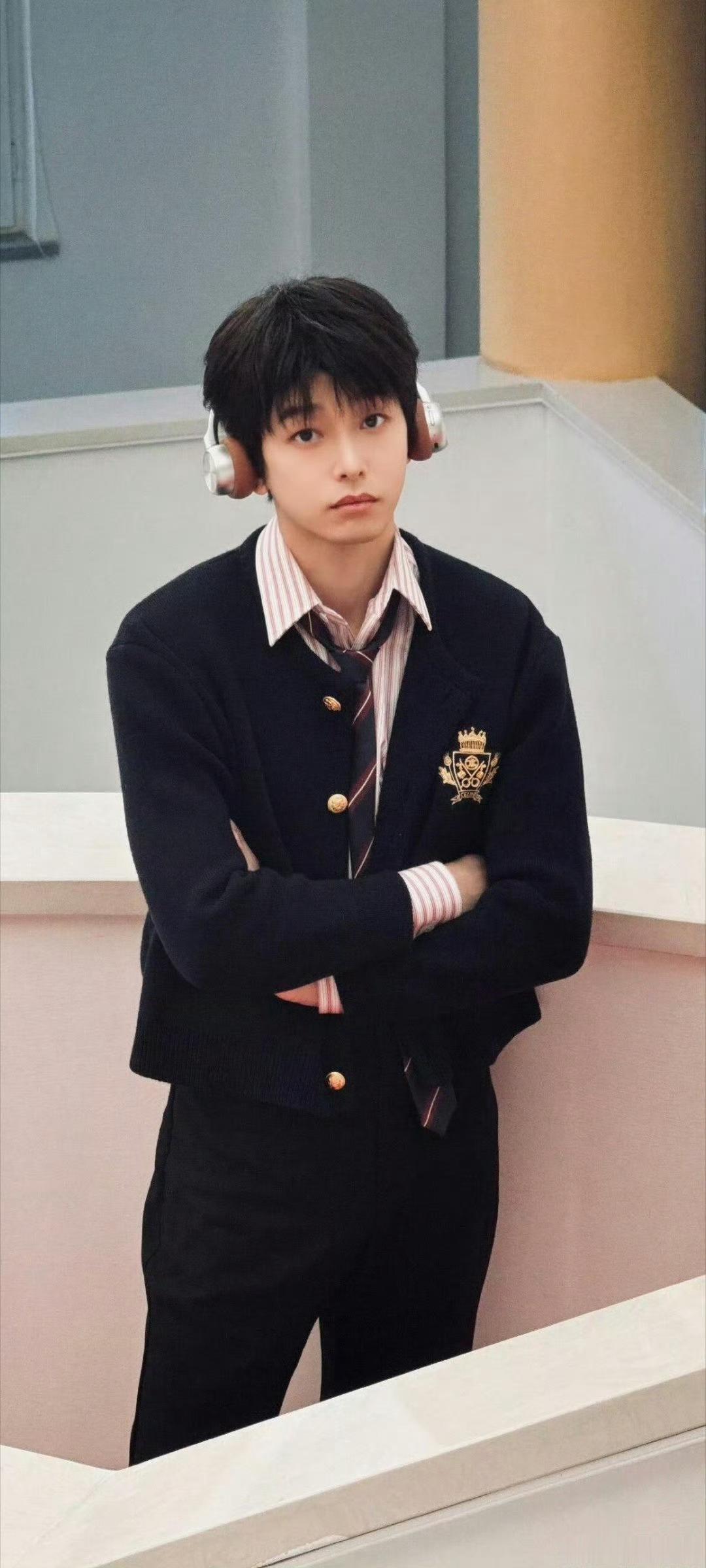 千万别让大学生看年少有为《年少有为》也太解压了！笑点密集又上头，裴谦和员工们的奇