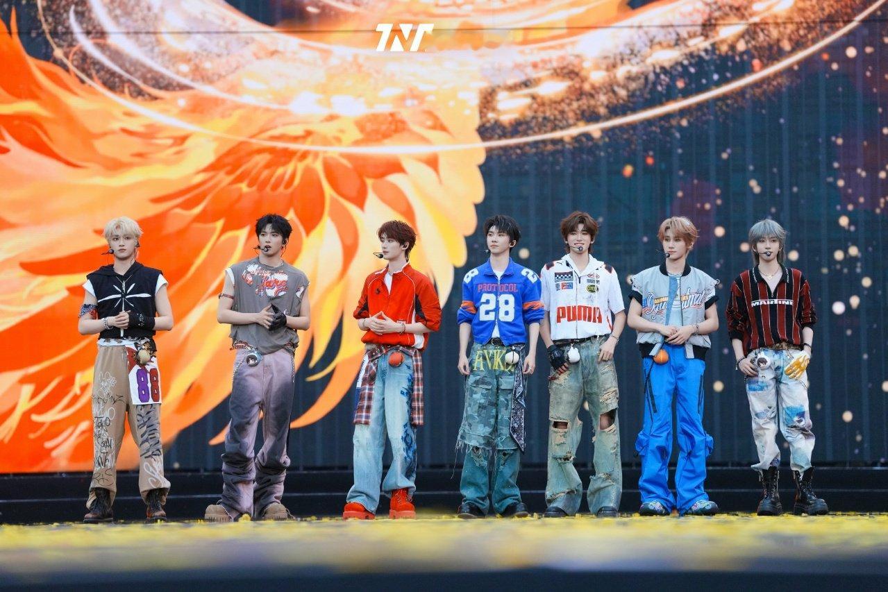 时代少年团新音现场出图时代少年团新音现场图送达 时代少年团新音现场出图啦 