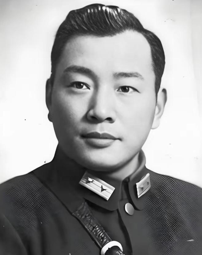 1959年，宋希濂被特赦，一到门口，就看到陈赓开着吉普车接他，还对他说："宋大头