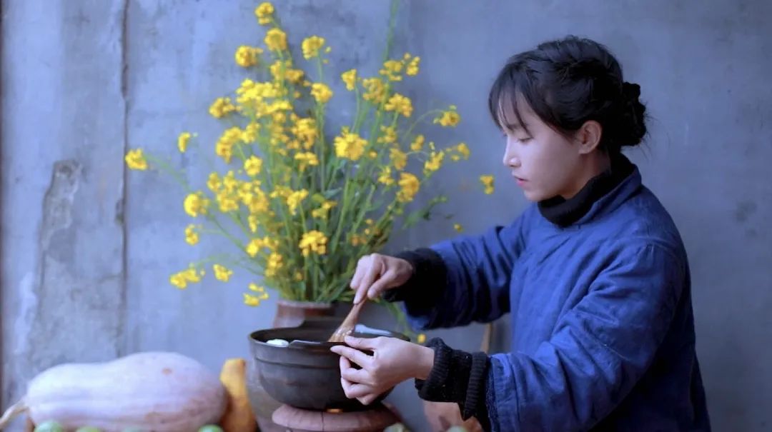 「李子柒」微博停更50天，李子柒怎么样了？