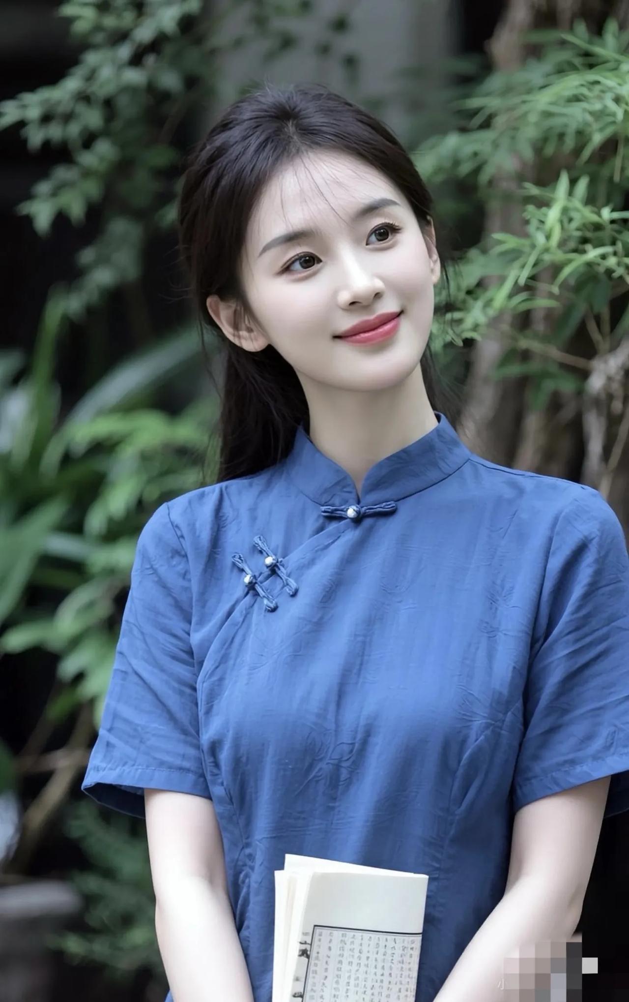 老伙计，小菲掏心窝子跟你唠两句✨
年龄长相都是小事，咱就服你这人脉格局！身边全是