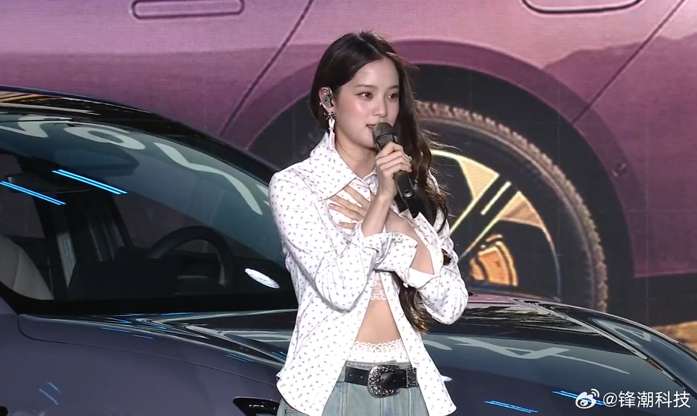 欧阳娜娜的业务能力可以呀，口条不错，讲话也很自然~