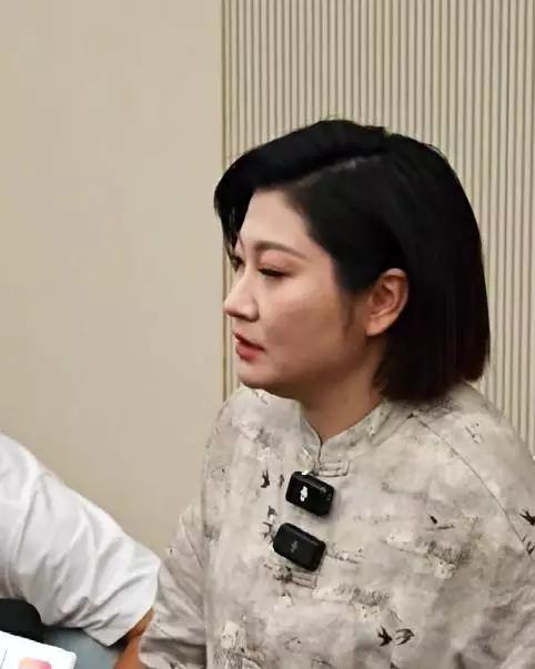 谁能想到
五年前在泰国悬崖下捡回一条命的王暖暖，如今还要为离婚跟那个推她下去的男