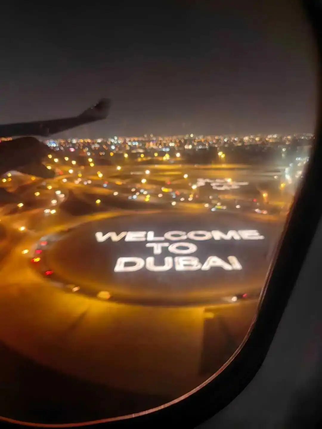 杭州一家6口迪拜旅游突遇战争被滞留，3个老人都有基础病，降压药得掰一半吃；郑州女