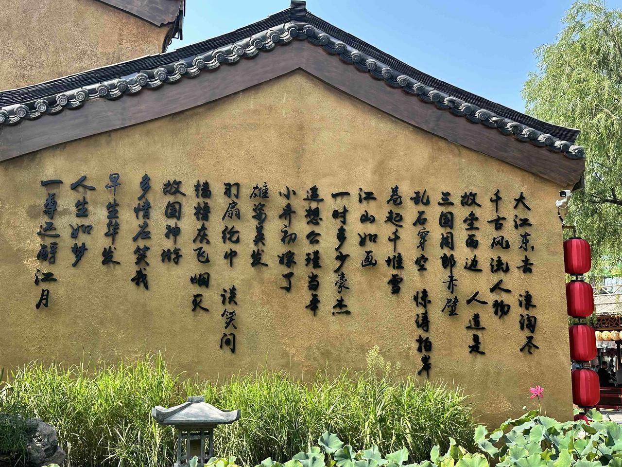 女人年轻时候出轨离婚，老了回归家庭，原谅不？

分手二十多年的夫妻，现在生活在一