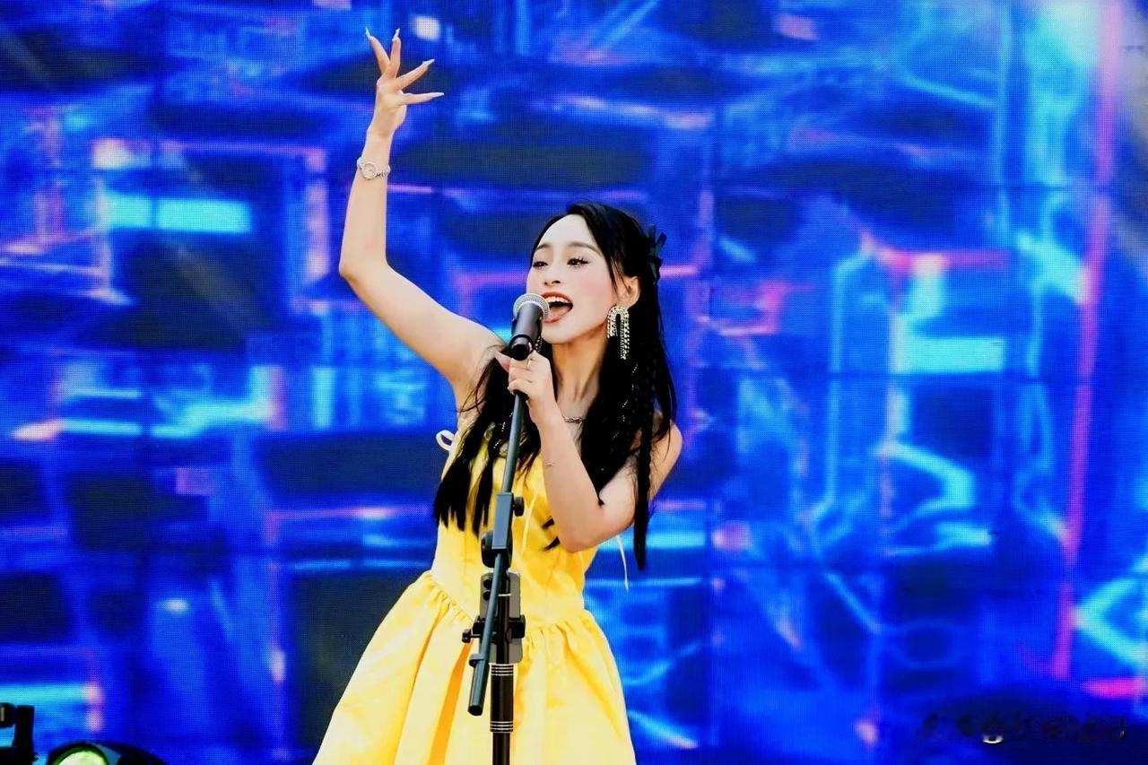 2024年国庆节到来之际，倾听一下西安小歌手张敏儿来到西安蒋介石西北行宫——常宁