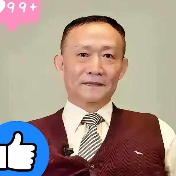 卢麒元发文指出，有人想借“十五五”规划复辟华盛顿共识。十五五规划核心目标是扎实推