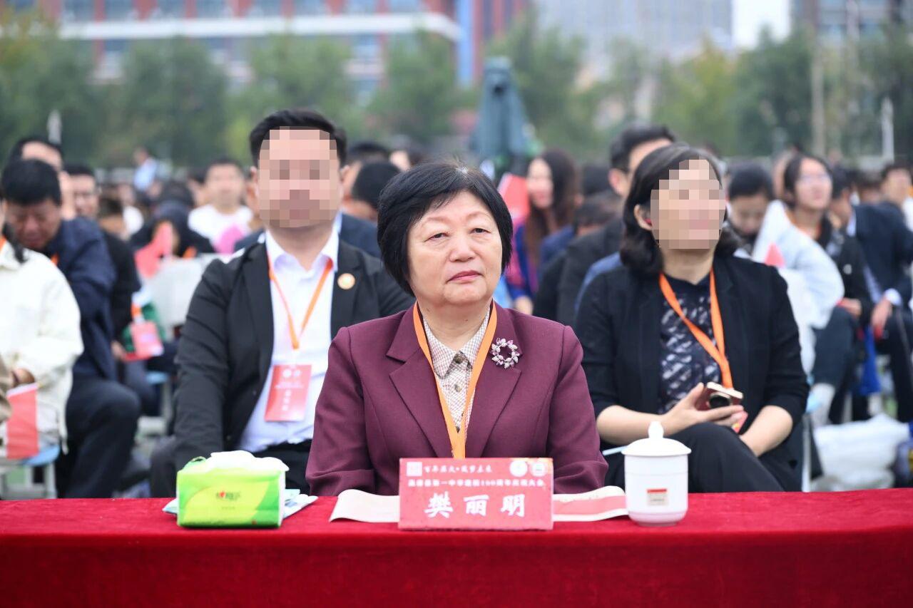 山东大学的前校长樊丽明，原来是山东聊城市高唐县第一中学的校友。

前几天参加高唐