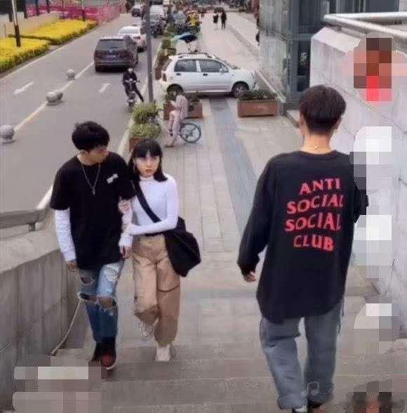 当你发现对象在偷看别人，学到了[good] ​​​
