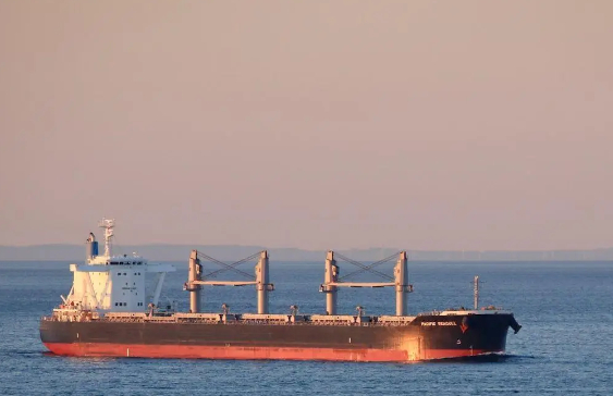 中方两艘油轮被拒绝通行后，全球各国等着看北京反应，伊朗突然改主意了！3月31日上